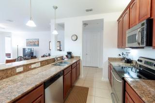 3 BR 3 BA Apartment 5min to Universal 1823sqft - Orlando - 1