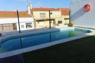 Bright apartment in Almada with shared pool - Almada - 0