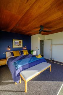 Fiordland Eco-Retreat -- Panoramic Views -- Hot Tub - 5