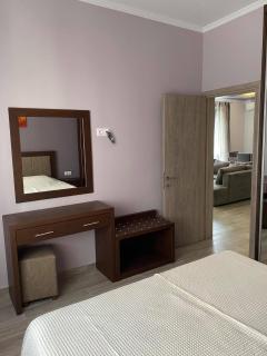 The Grey Rose Apartment - 1