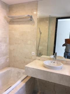 New Luxury 2 bedroom Condo - 6
