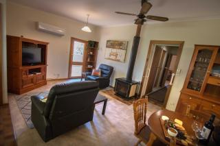 Glenlee Cottage - Wall Flat - 8