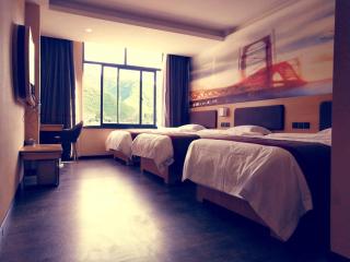 Thank Inn Chain Hotel Ganzi Kangding City Xinduqiao - Garze - 1