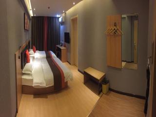 JUN Hotels Dezhou Decheng District Xinhu Park Pedestrian Street - 1