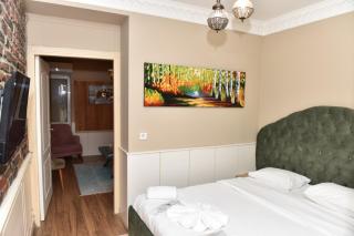 Royal Garden Suite and Hotel - 3