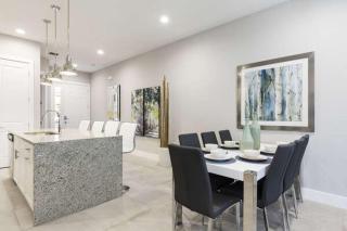 4 BR 4 BA Villa Self Check-In BBQ & Full Kitchen - Orlando - 9