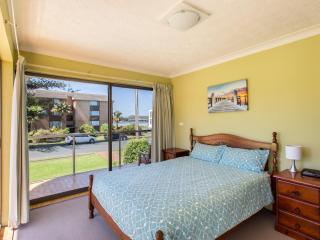 Champagne Court 1 - Tuncurry - 8