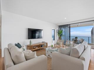 Circle on Cavill - Gclr - 4