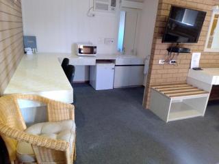 Country Home Motor Inn - 3