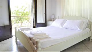 Amarynthos Beachfront Vacation House with garden - Áno Váthia - 5