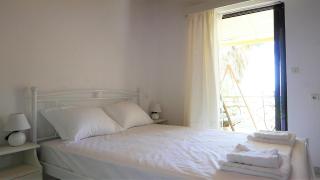 Amarynthos Beachfront Vacation House with garden - Áno Váthia - 4
