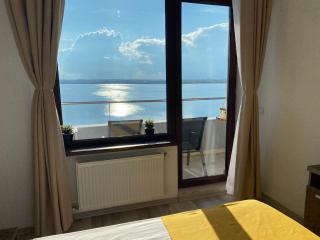 LAKE VIEW Summerland Apartment - Mamaia - 3