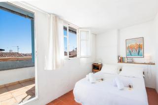 Logement atypique dans la rue Fourmillière - Antibes - 0