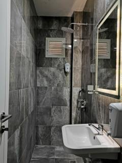 Star Hotel - 8