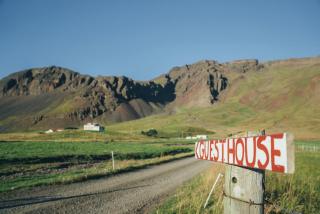 Hvammur 2 Guesthouse - 9