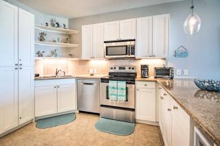 Beachfront Condo with Pool in Galveston! - 2