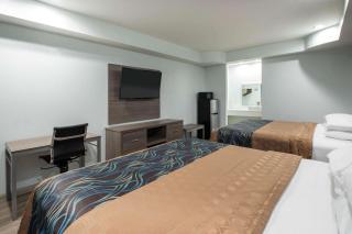 Super 8 by Wyndham Humble Houston Fallcreek - 1