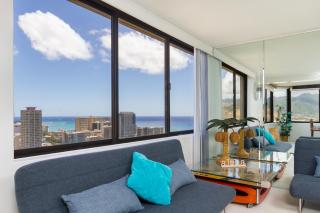 2 Bedroom Penthouse w/Ocean Views - Honolulu - 8