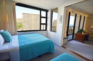 Waikiki Banyan 1909 Amazing Views and Just Steps to the Beach - Honolulu - 8