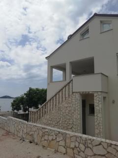 APARTMAN ZVONIMIR - Pirovac - 6