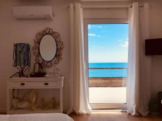 A Villa by the Sea Bed & Breakfast - 4