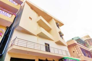 Hotel Station View Mughalsarai by ShriGo Hotels - Mughal Sarāi - 0