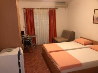 Guesthouse MB Knezevic - Budva - 4
