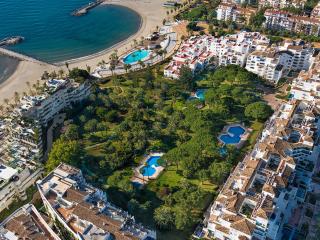 Apartamento de 2 dormitorios en Playas del Duque - Marbella - 8