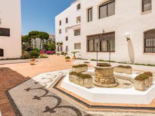 Apartamento de 2 dormitorios en Playas del Duque - Marbella - 7