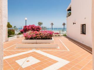 Apartamento de 2 dormitorios en Playas del Duque - Marbella - 5