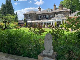 Dimple Well Lodge Hotel - 9