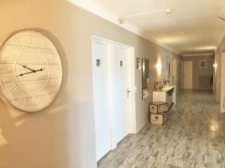 Logis Hôtel Le Clement V - 2