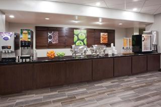 La Quinta Inn & Suites by Wyndham Clifton Park Saratoga Area 1749 Route 9 - Clifton Park - 6