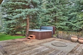 Luxe Sun Valley Retreat with Hot Tub, 3 Mi to Resort - Sun Valley - 9