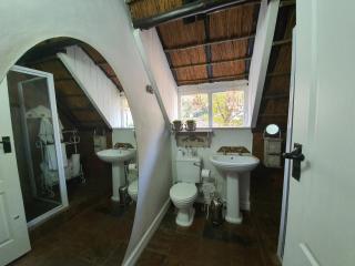 Waterhouse Guest Lodge in Waterkloof - Pretoria - 6