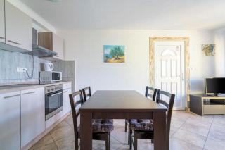Apartments Nika with swimming pool and beautiful sea view - Dobreć - 2