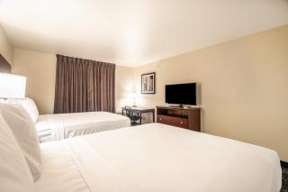 Cobblestone Hotel & Suites - Newport - 7
