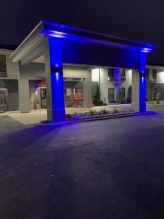 Days Inn by Wyndham Great Lakes Naval Base - North Chicago - 0