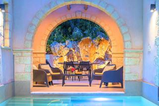 Villa Vardis Heated Pool - 9