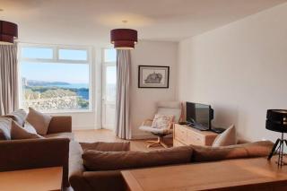 24 CLIFF APARTMENT-3 BED-GROUND FLOOR-SEA VIEWS - Trearddur - 2
