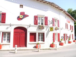 Le Chapeau Rouge - Lusignan - 9