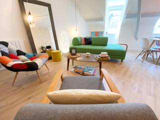 Duplex lumineux, coloré, atypique face cathédrale - 3