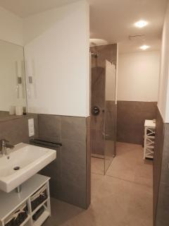 exklusives Studioapartment - in traumhafter Lage direkt am Halensee - Berlin - 1