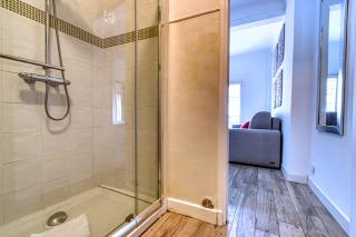 Romantic and new apartment in the famous Rue Meynadier in the supercentre of Cannes - Cannes - 3