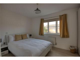 Peaceful terrace house with allocated parking bay - Pass the Keys - 7