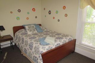 Great Gorge Guesthouse - Walk to the Falls, the Casino and all Downtown Restaurants - Across from the Aquarium - Niagara Falls - 5