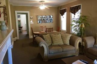 Great Gorge Guesthouse - Walk to the Falls, the Casino and all Downtown Restaurants - Across from the Aquarium - Niagara Falls - 2