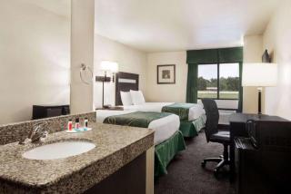 Travelodge by Wyndham Livonia - Livonia - 3