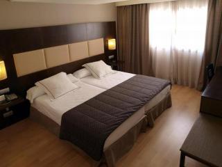 Hotel Sercotel Cuatro Postes - 7