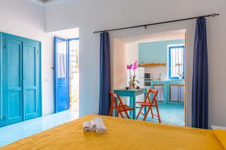 La finestra sul mare by Tizzano House - Procida - 2